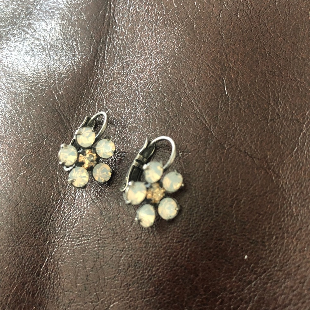 Sabika daisy earrings